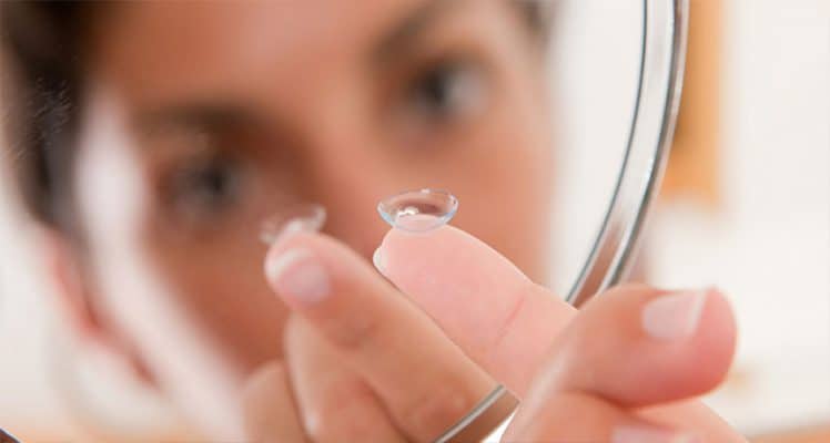 آموزش گذاشتن و برداشتن لنز
