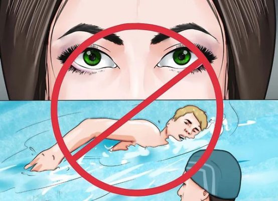 استفاده نکردن از لنز در حمام و شنا