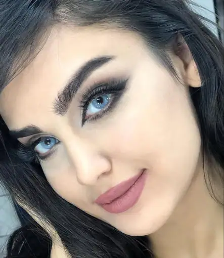 خرید لنز رنگی آبی آماندا پاستل بلو