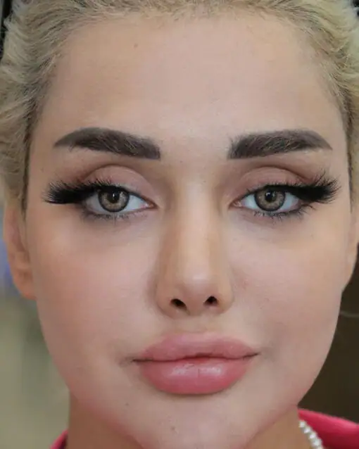خرید لنز رنگی عسلی سلنا کمل