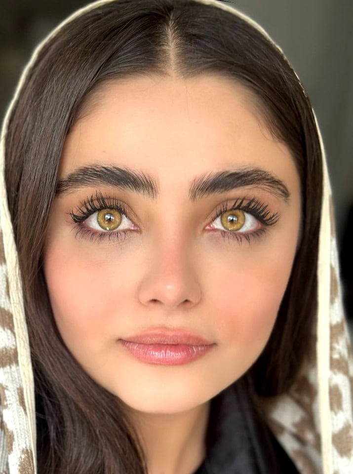 لنز رنگی عسلی یونیک کارامل - Image 4