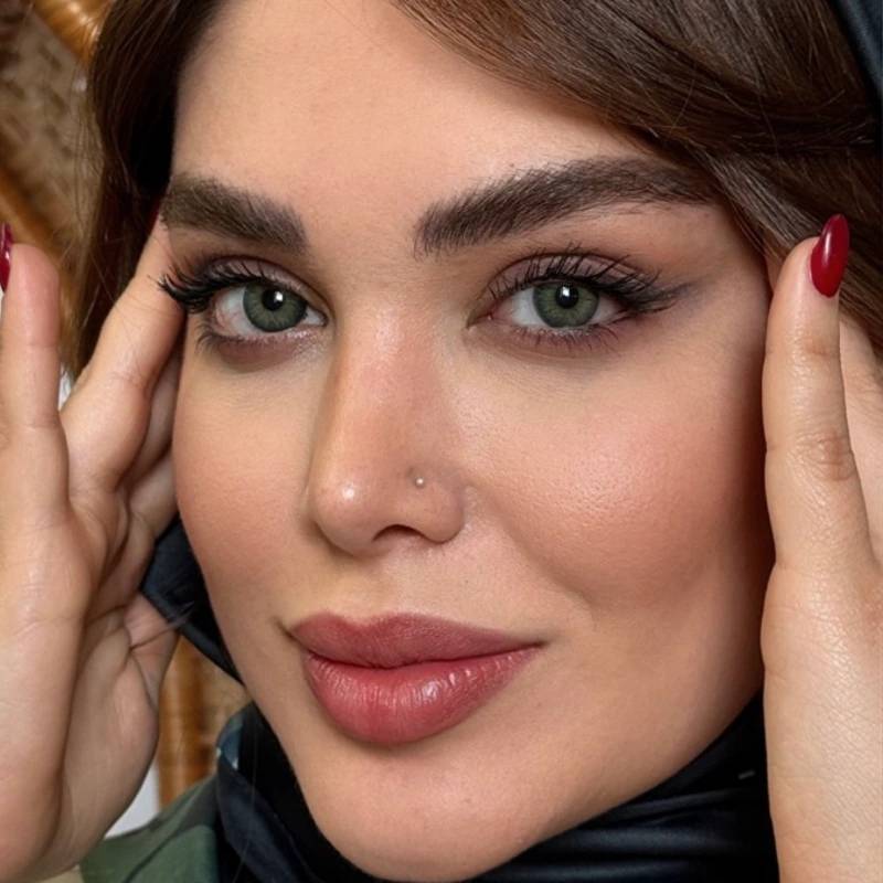 لنز رنگی سبز رز کلارا گرین