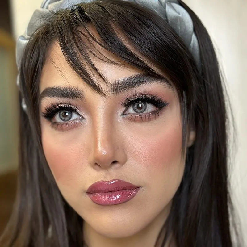 لنز رنگی آماندا آلموند رادیانت طوسی با ته رنگ خفیف سبز سالانه - Image 2