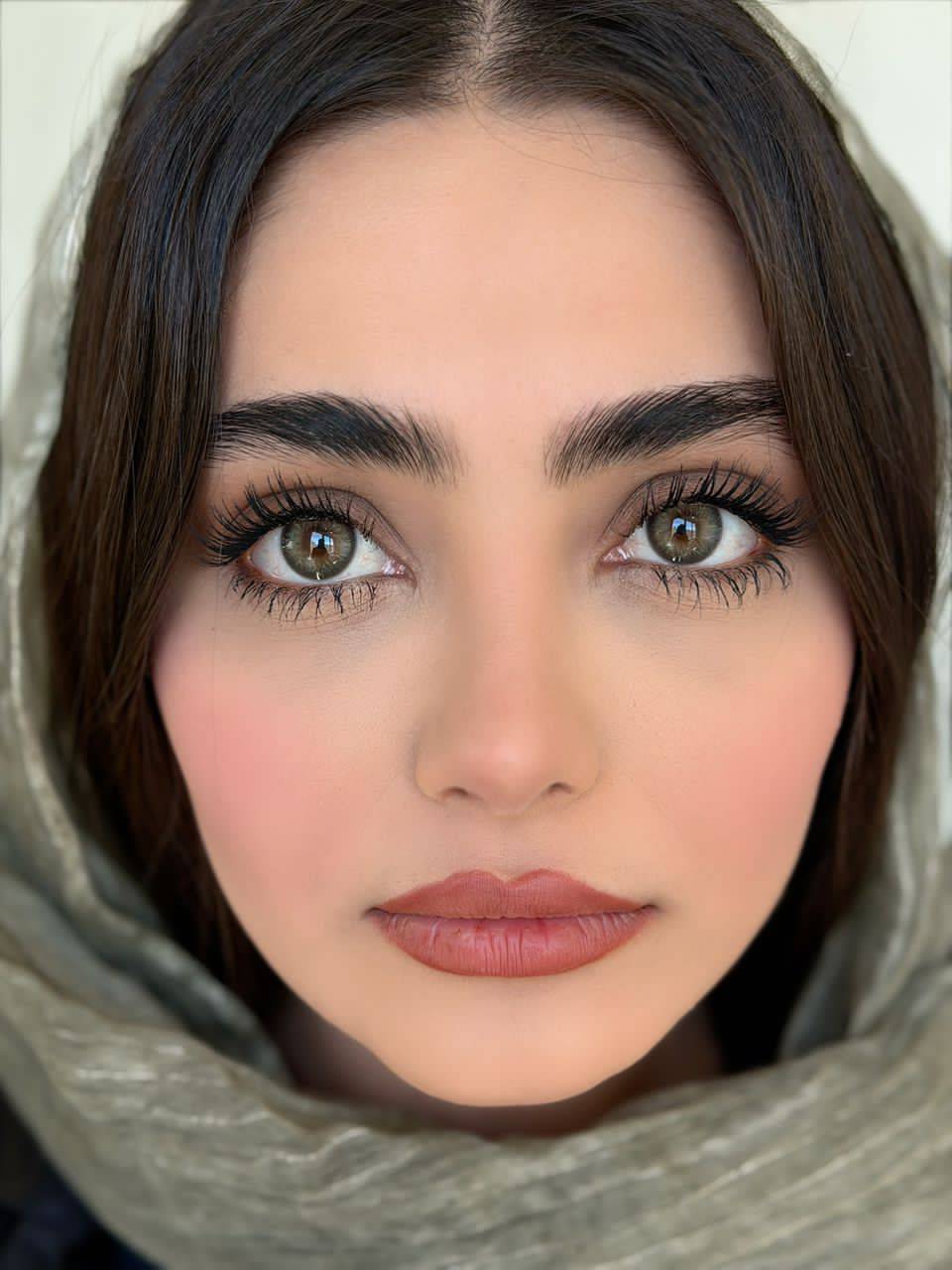 لنز رنگی طوسی سبز یونیک آرمی گرین - Image 2